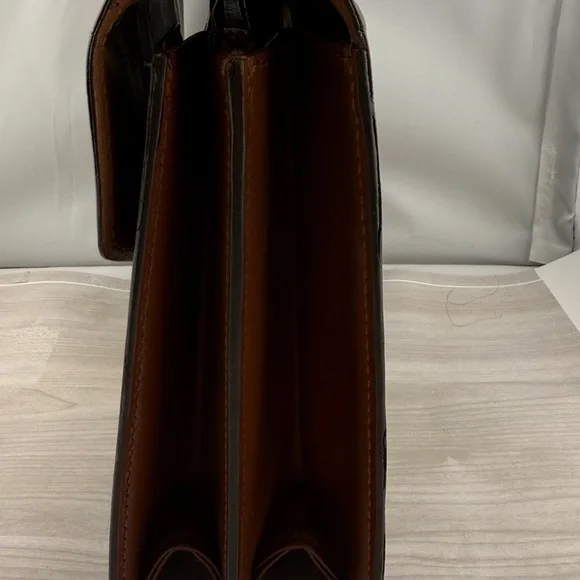 Louis Vuitton Brown and Gold Monogram Métis Authentic.